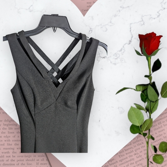 NWT Guess Little Black V-neck Dress Size 2 - Picture 3 of 8